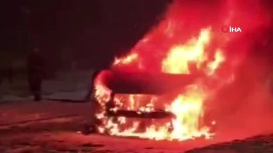 Sürücü yanan araçta para ve altınını aradı