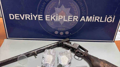 Edirne polisi durdurdu, araçtan suç envanteri çıktı