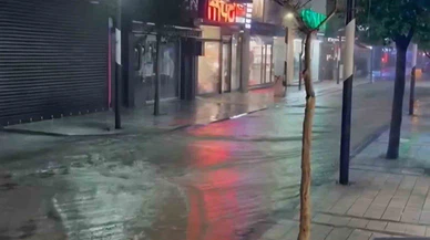 Şiddetli yağış Kırklareli’ni vurdu... Ulaşım aksadı, sokaklar göle döndü!