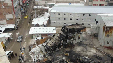 Bir anda alev aldı, geriye demir yığınları kaldı: Malatya’daki şantiye yangın!