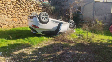 Antalya’da kalp çarpıntısı yaratan kaza! Araç boş arazide savruldu...