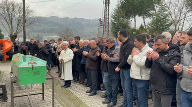 Bir kavşak, iki tabut, geride kalan gözyaşları... Yakın dostların ölüm yolculuğu anbean kamerada!