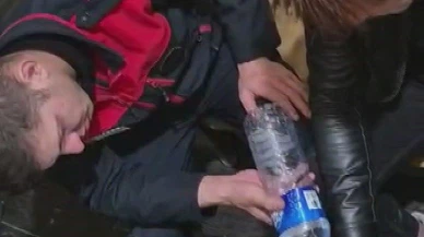 Bir anlık dalgınlık yüzünden itfaiyelik oldu... Parmağındaki yüzük neredeyse canından ediyordu!