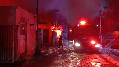 Bir kıvılcım yetti! Şanlıurfa’da geceyi aydınlatan alevler: Nedeni araştırılıyor