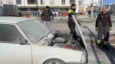 Aksaray’da yokuş aşağı değil, alev yukarı gitti… Araç bir anda alev topuna döndü!