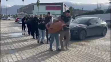 Hatay'da şiddetle gasp ettiler: Telefonunu aldılar, hesabını boşalttılar!