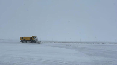 Şırnak’ta beyaz esaret... Uçuşlar durduruldu, ilçelerle bağlantı kesildi!