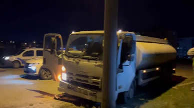 Koyun sürüsü tankeri yoldan çıkardı: Tekirdağ'da tanker direğe çarptı!