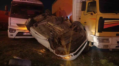 Çanakkale'de akrobasi dersi: Araç havada takla attı, kamyonlara çarptı, ama...