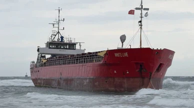 Tekirdağ'da şiddetli rüzgâr Palau Bayraklı gemiyi karaya oturttu!