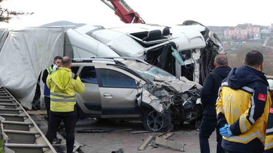Bir yol, 3 araç, geri dönülemez son... Samsun’da demir yüklü tır ölüm getirdi!