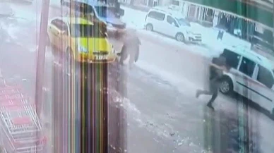 Muş’ta zamanla yarış... Taksici havale geçiren çocuğu sırtında taşıdı!