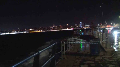 Lodos Üsküdar’ı vurdu: Dev dalgalar sahili aştı!