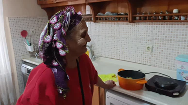 Anahtar evde, makarna ocakta kaldı: Manavgat’ta itfaiye balkondan eve girdi!