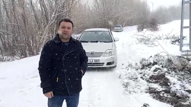 Sorgun’da kar etkisini gösterdi... Araç yolda mahsur kaldı, ekipler kurtardı!