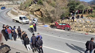 Alanya'da yine acı, yine gözyaşı... Kum kamyonu dehşet saçtı, ortalık savaş alanına döndü!