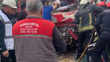 Cenazeye yol veren kamyona ölüm çarpışı... Durdu diye hayatından oluyordu!