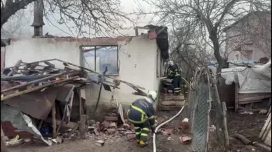 Bilecik'te korkutan yangın... Alevler evi yuttu, geriye sadece duvarlar kaldı!