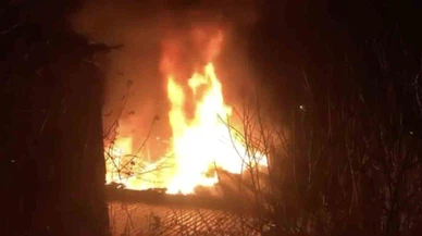 Bursa’da elektrik panosu yaktı geçti! 2 katlı evden geriye küller kaldı...