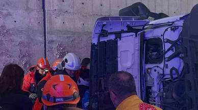 Çankırı’da tır metal yığınına döndü, demirin içinde umut arandı!