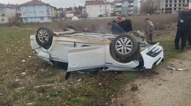 Kastamonu'da yürek hoplatan kaza... Otomobil savruldu, hayaller yarım kaldı!