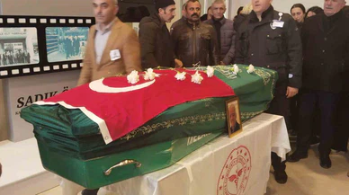 Görev başında kalbi durdu: Hastasını muayene ederken son nefesini verdi!