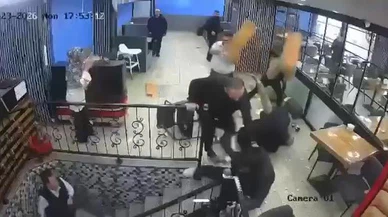 Kafede sandalyeli savaş... Sözlü atışma büyüdü, mekan yerle bir oldu!