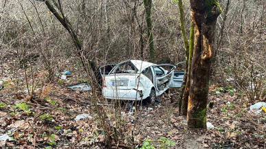 Kastamonu'da kritik müdahale... Direksiyon hakimiyeti kayboldu, araç şarampole savruldu!