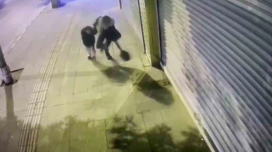 Hatay'da yıkım kontrolden çıktı! Anne ve kız ölümden böyle kaçtı