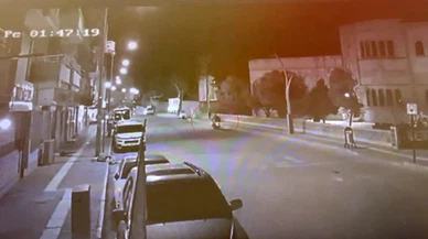 Mardin’de karşıya geçmek isterken hayatı karardı! Göz göre göre gelen kaza anbean kamerada...