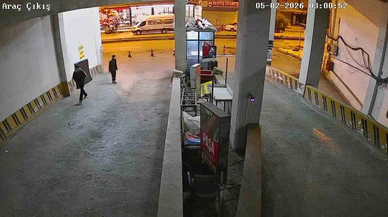 Adana’da 'Gezmeye' çaldılar! Pes dedirten pişkinlik anbean kamerada...