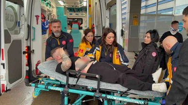 Küfürle başladı, acilde bitti... Samsun’da sokak ortasında kan aktı!