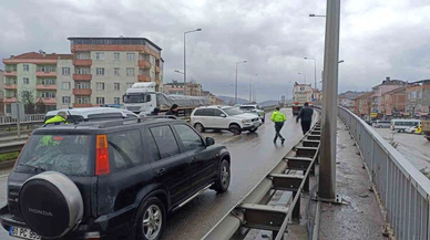 Cip bariyere ok gibi saplandı... Samsun’da anne ve 5 yaşındaki oğlu ölümden döndü!