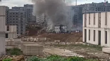 Tuzla’da alevler zincirleme yayıldı! İşçi konteynerleri cayır cayır yandı