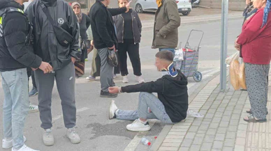 Antalya’da sokak ortasında faciaya ramak kala... Saniyelik hata, 3 çocuk hastanelik oldu!