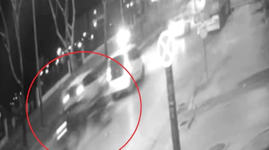 Otomobil tırın altına saplandı! Bursa’da korku dolu saniyeler anbean kamerada...