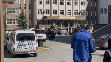 17 yaşındaki öğrenci dehşet saçtı! Sınıflar boşaldı, ambulanslar geldi...