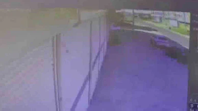 Gaza bastı, park halindeki aracı uçurdu! Diyarbakır’da ehliyetsiz şov kameralara böyle yansıdı...