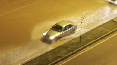 Sokaklar adeta nehre döndü! Adana’da sağanak sonrası korkutan manzaralar