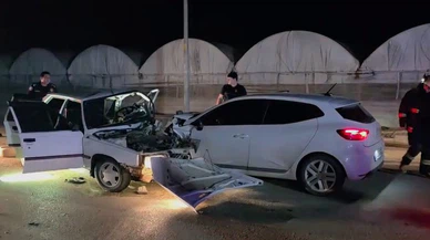 Antalya’da feci kaza: Akaryakıt istasyonu çıkışında can pazarı!