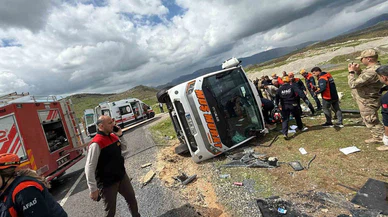 Diyarbakır'da can pazarı! Yolcu otobüsü şarampole devrildi