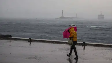 İstanbul’da lodos alarmı: Saatler içinde fırtına kapıda!