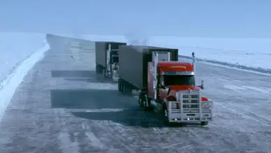 Buz Yolu filminin konusu ve oyuncuları: Donmuş yollarda geçen nefes kesen kurtarma operasyonu