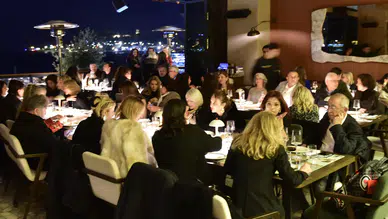 Cemiyet hayatının tanınmış isimleri yeni yıl davetinde bir arada