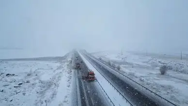 Bayburt–Gümüşhane yolunda kar engeline geçit yok!