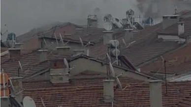 Elazığ’da boş binada korkutan yangın: 4 kat alev alev yandı!