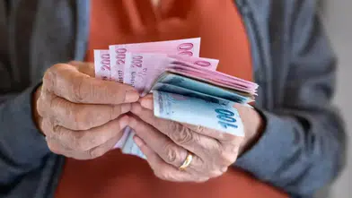 Emekli İkramiyesi Tartışması Büyüyor: 'Bayram Harçlığı Değil, Bayram Onuru'