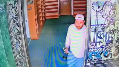 Oltayla Camiden Hırsızlık... Mikrofonları Çaldı!