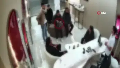 Türkiye tarihine geçti! Tam 80 karat: Kapalıçarşı’da satmaya çalışırken yakayı ele verdiler!