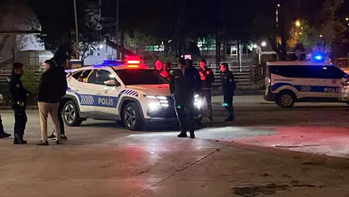 Kayseri'de sokak ortasında infaz gibi kavga! Önce darp ettiler, sonra bıçakladılar